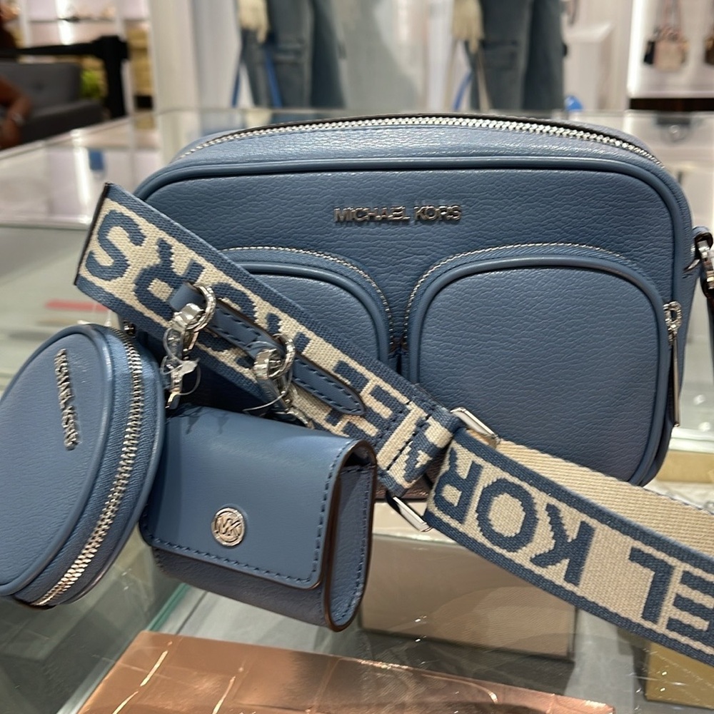 Michael Kors Jet Set Md Leather Crossbody Bag with Case for Apple Airpods Pro® - Picture 7 of 16